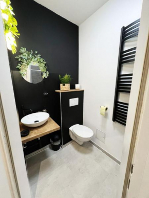 WL Apartments #10R